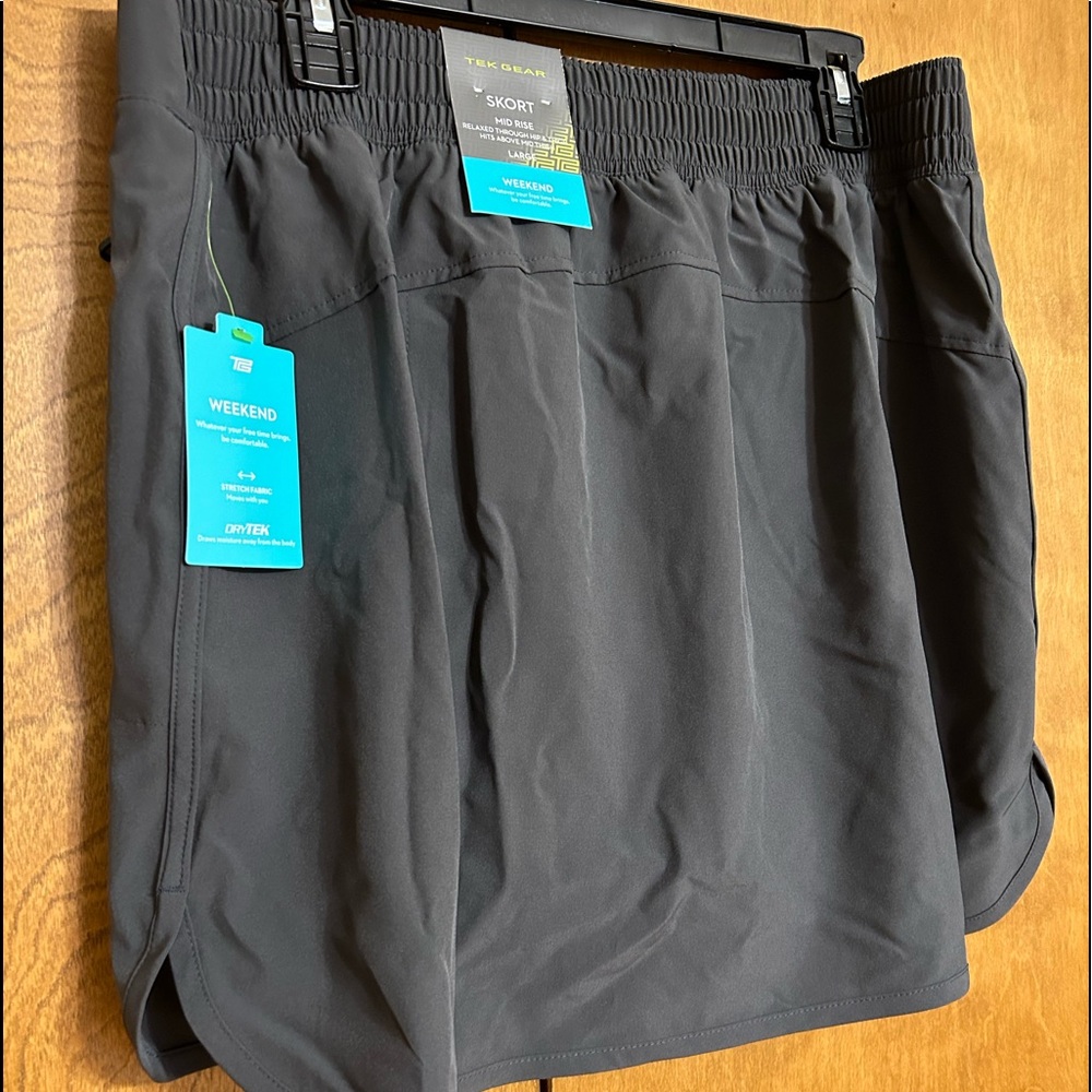 NWT Tek Gear grey swim skort w/zippered side pockets & elastic waist L bonus top - Picture 9 of 16